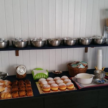 Fiorina Bed&Breakfast - Colazione Fino A Mezzogiorno - Beach Village Gratuito - Aquafan25 Oltremare20 Riccione Exteriör bild
