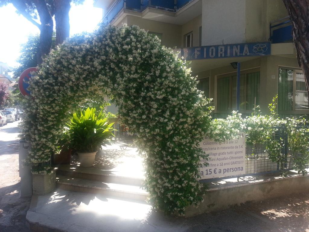 Fiorina Bed&Breakfast - Colazione Fino A Mezzogiorno - Beach Village Gratuito - Aquafan25 Oltremare20 Riccione Exteriör bild